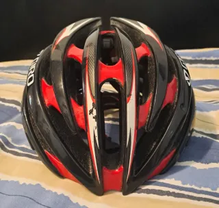 Casco Giro Aeon negro y rojo