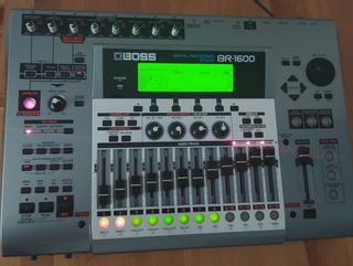 BOSS BR-1600: Grabadora y Mezcladora