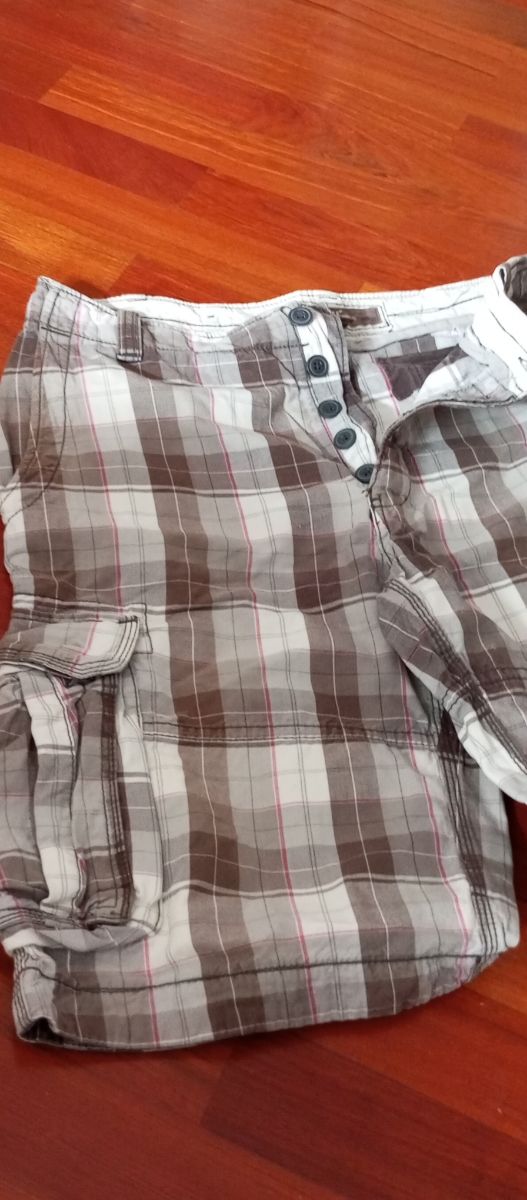 Bermuda H&M cuadros marrón-gris