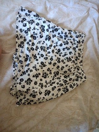 Falda floral - Blanco y negro