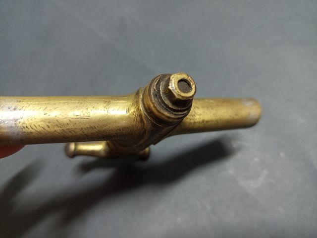 Grifo antiguo latón