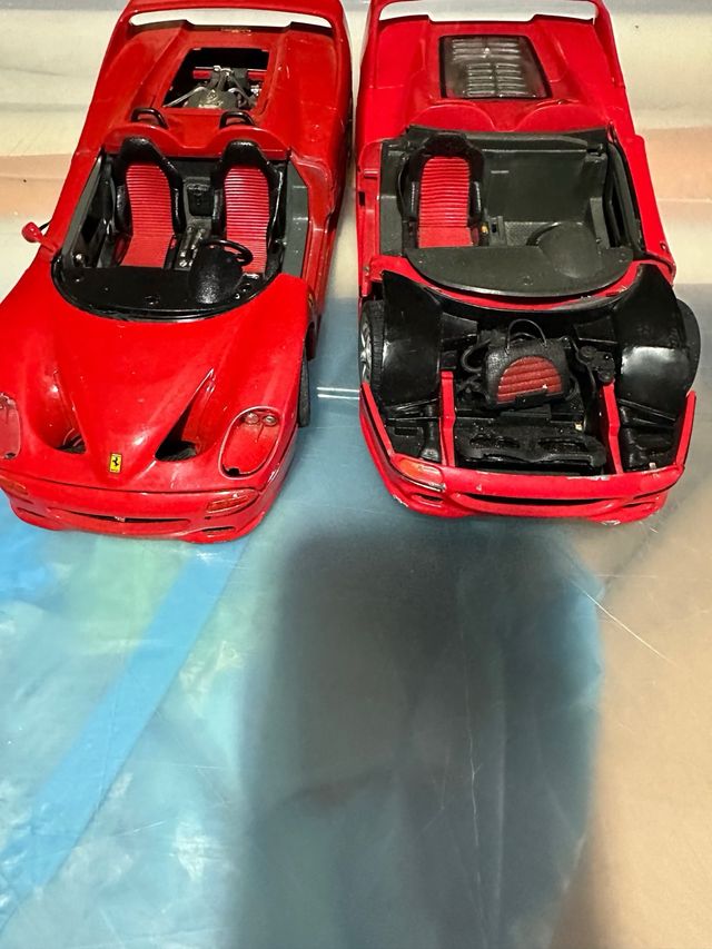 2 Miniatura Ferrari F50 e 1 Nissan 350Z