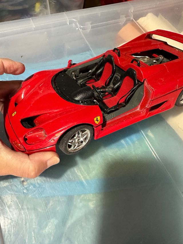 2 Miniatura Ferrari F50 e 1 Nissan 350Z