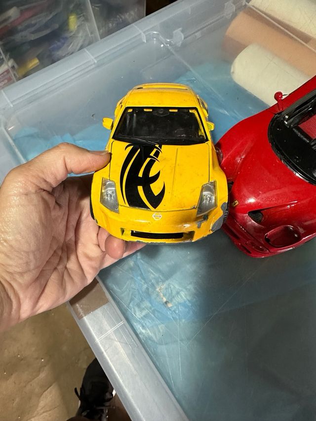 2 Miniatura Ferrari F50 e 1 Nissan 350Z