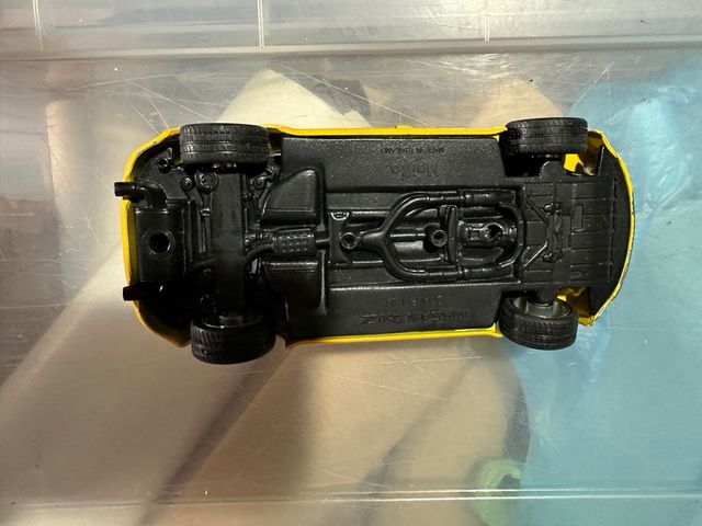 2 Miniatura Ferrari F50 e 1 Nissan 350Z