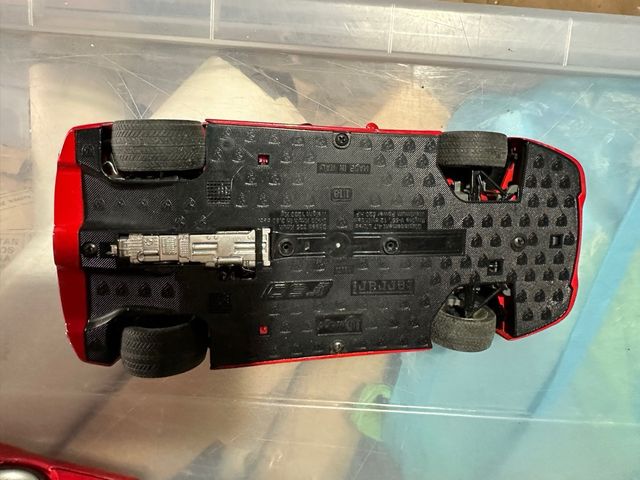 2 Miniatura Ferrari F50 e 1 Nissan 350Z