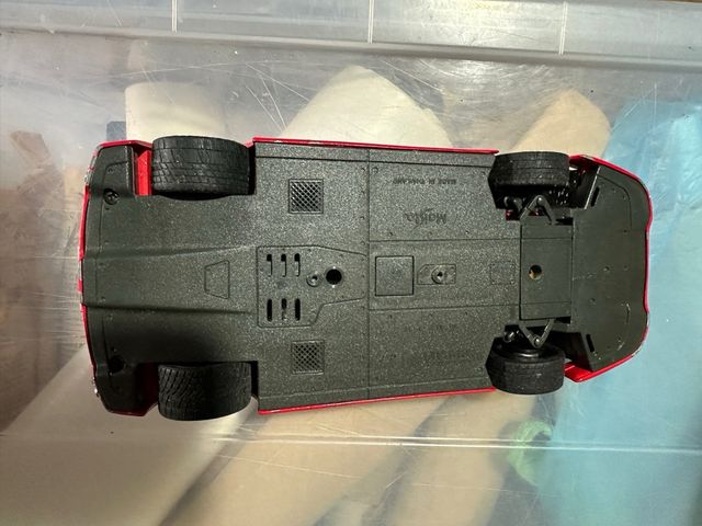 2 Miniatura Ferrari F50 e 1 Nissan 350Z