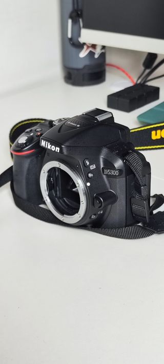 Nikon D5300 + Objetivo 18-140mm VR