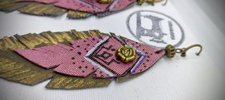 Pendientes Con forma de triángulo en cuero naranja