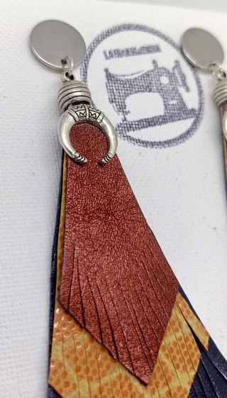 Pendientes Con forma de triángulo en cuero naranja