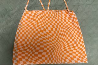 Mini falda naranja Bershka