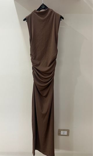 Abito lungo marrone elasticizzato nuovo donna