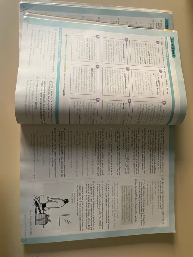 Economía. 1 Bachillerato. Savia