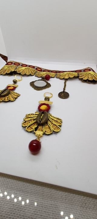 Conjunto collar gargantilla pendientes