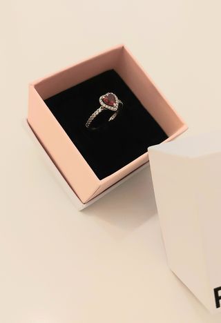 Anillo Pandora Corazón Rojo