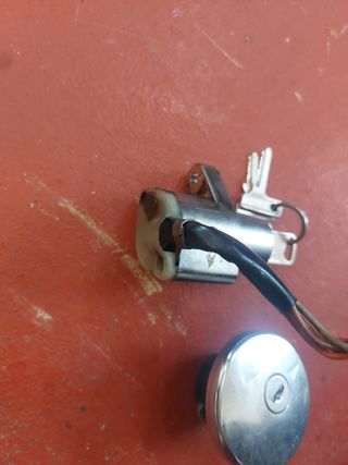 Bombín tapa depósito Suzuki Intruder 250, 06