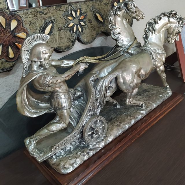 Carroza Romana: Escultura de Resina