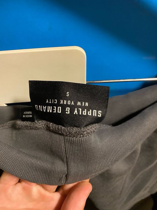 Pantalones Supply & Demand Gris