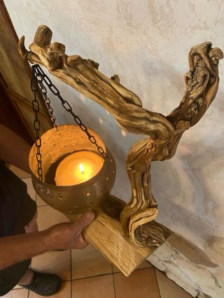 Lampada in legno e metallo