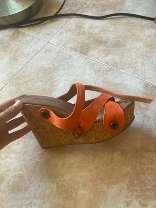 Sandalias cuña Galibelle naranja