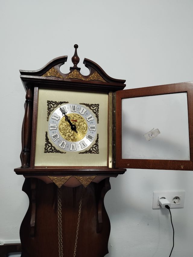 Reloj Pared antiguo de madera