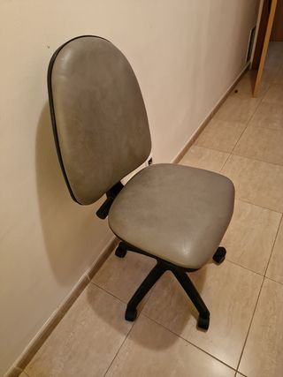 Silla oficina giratoria gris