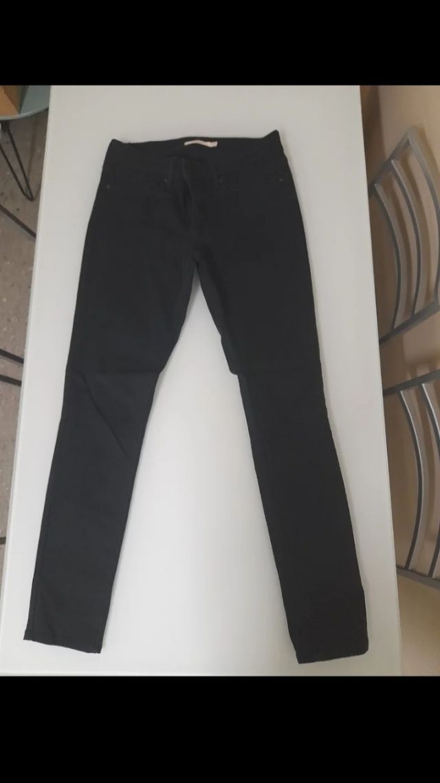 Tres pantalones Vaqueros Levi's 711 Skinny grises