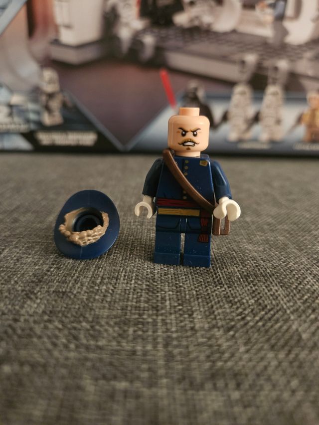 Minifigura Lego Capitán J. Fuller.