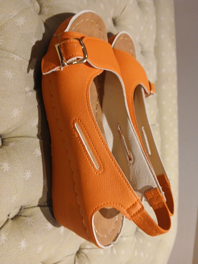 Sandalias cuña naranja