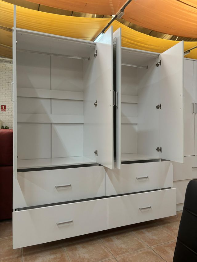 Ropero Blanco con Puertas, Espejo y Cajones