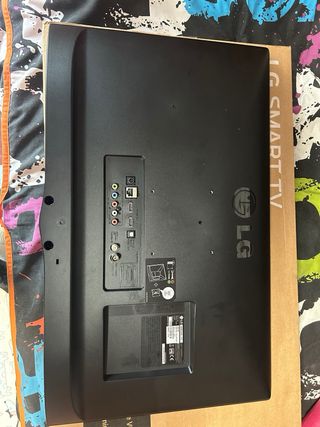 TV LG 22" - Pantalla rota