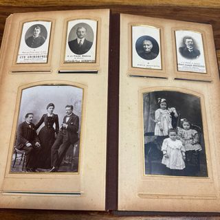 Álbum de fotos antiguo - Hojas madera -completo