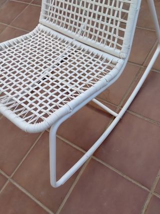 Mecedora blanca IKEA - Cómoda