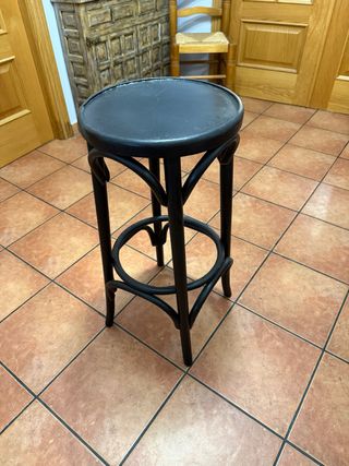 Taburete bar Tonet negro madera dispongo de 12 uni