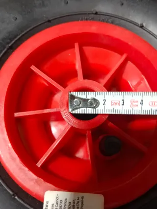 2 Ruedas carretilla - 300-4-8     y una de regalo