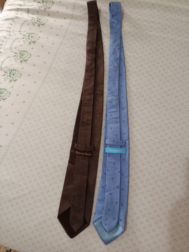2 Corbatas Pedro del Hierro
