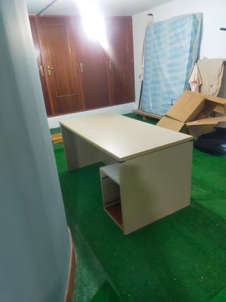 Mesa escritorio beig seminueva165X80X76