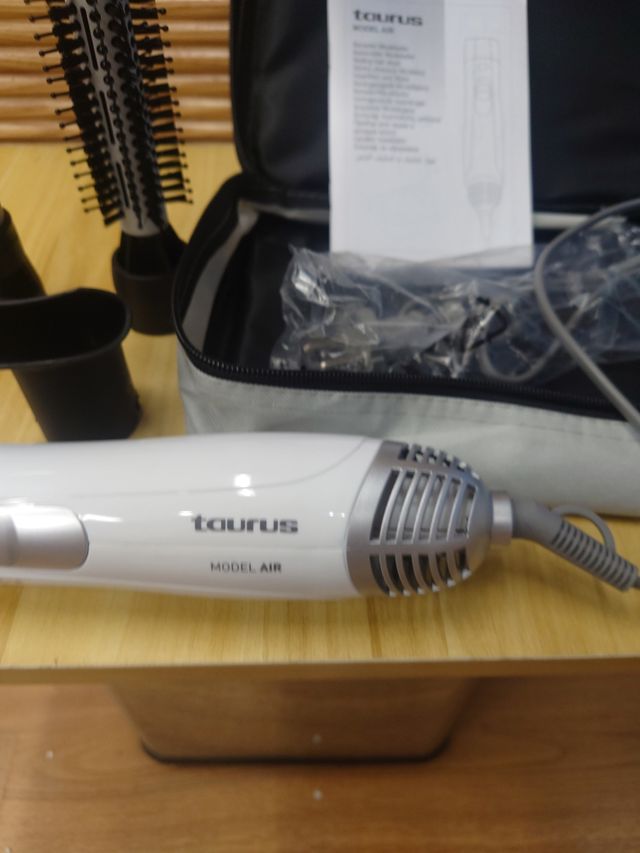 Secador cepillo Tourus Model Air
