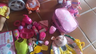Carrito bebé+muñecos+accesorios