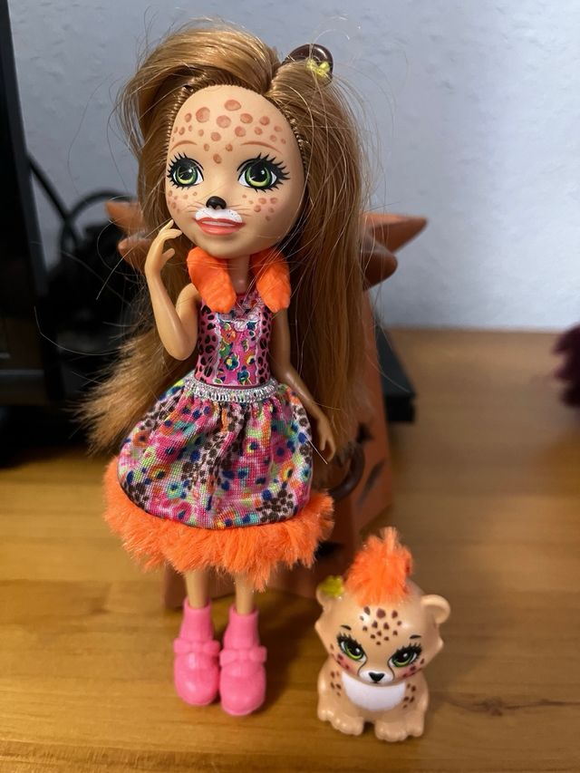 Casa Enchantimals: ¡Casa de muñecas! y personajes