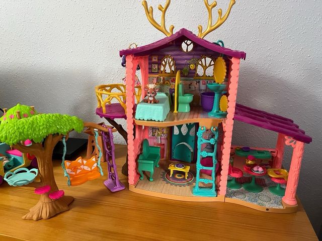 Casa Enchantimals: ¡Casa de muñecas! y personajes