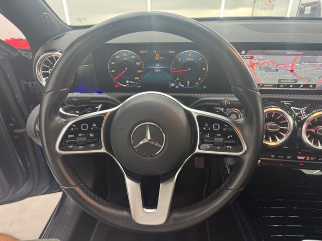 Mercedes-Benz Clase A 200d Sedán