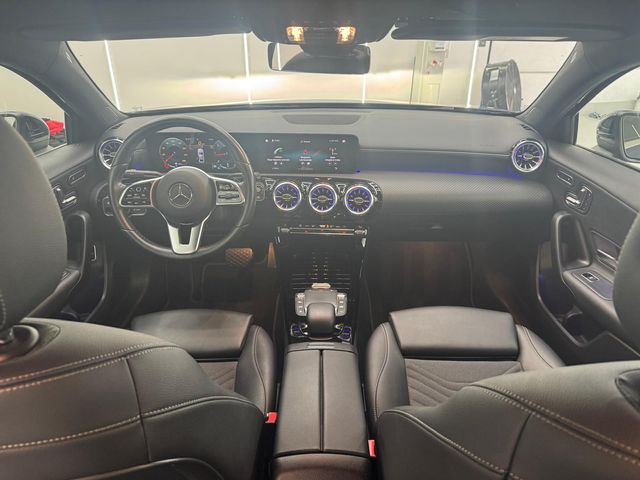 Mercedes-Benz Clase A 200d Sedán
