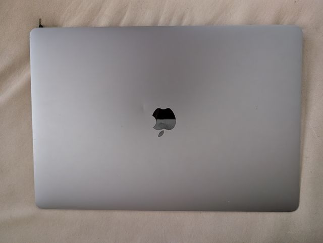 Schermo MacBook A2141 rotto