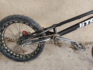 Bicicleta trial Jitsie varial