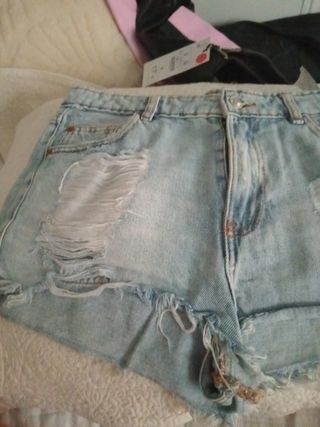 Shorts rotos Zara