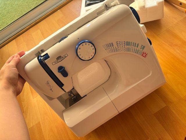 Máquina coser eléctrica A ESTRENAR