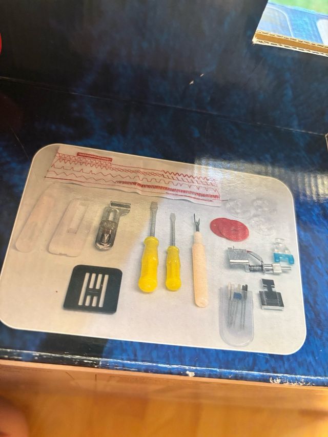 Máquina coser eléctrica A ESTRENAR