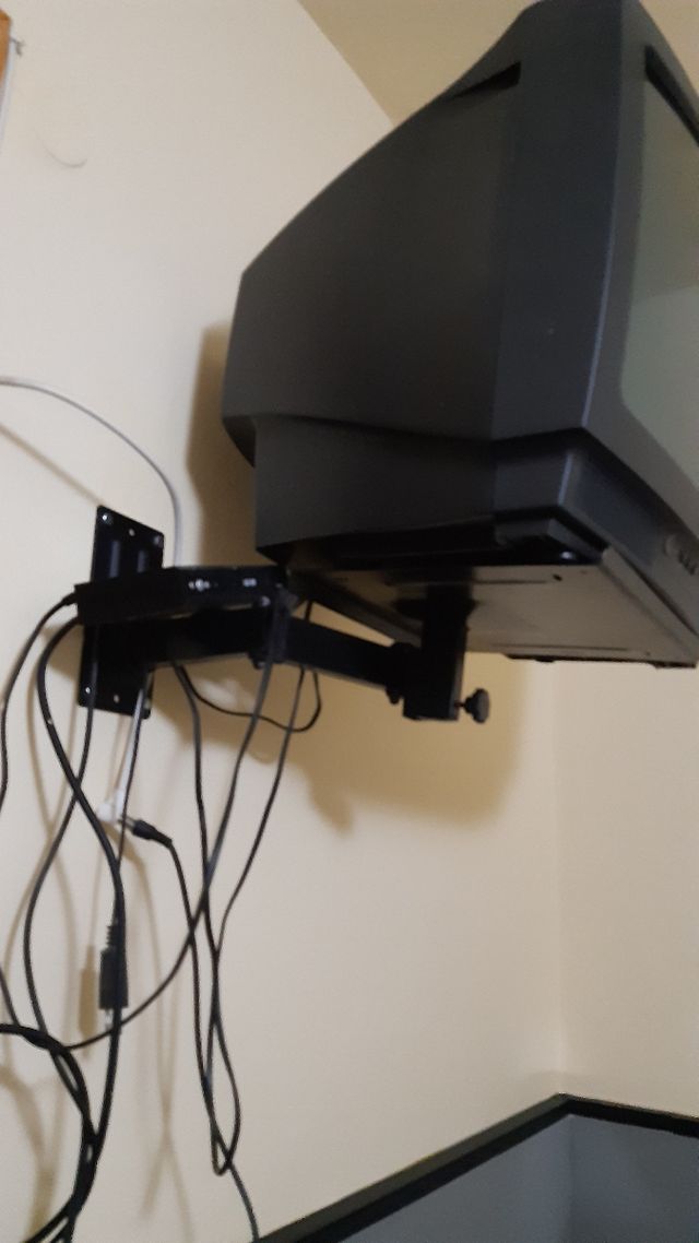 TV Philips + Soporte Pared