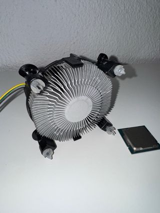 Intel CPU i3-10100F + ventilador